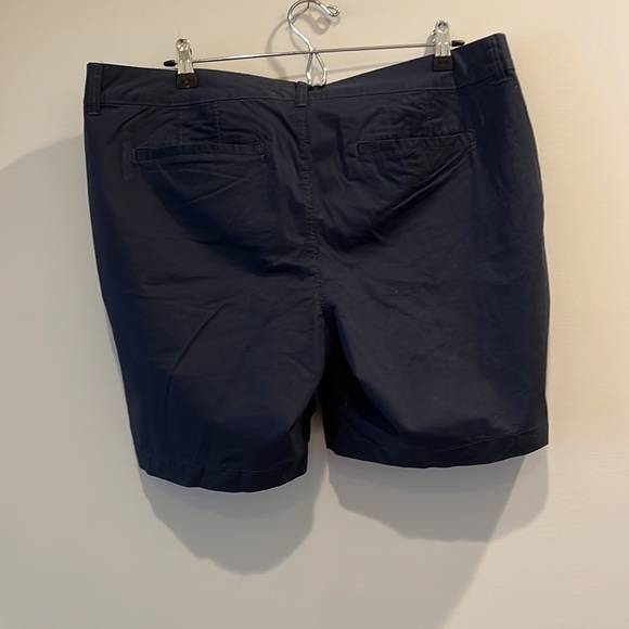 Old Navy women’s Chino shorts.  Size 14T (tall).  Color is navy - Picture 5 of 8